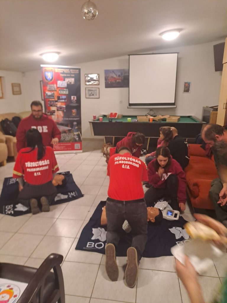 Pilisborosjenői Önkéntes Tűzoltóság BLS + AED oktatás